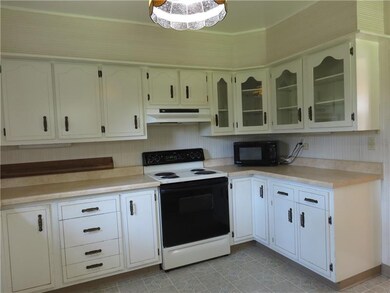 Glass front cabinets too!