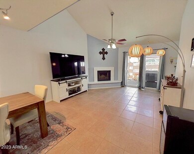 Dining room-living room Center