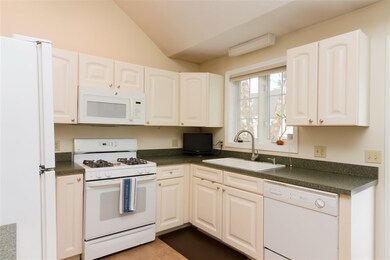 45 Bog Rd unit B1, Concord, NH 03303 - photo 3