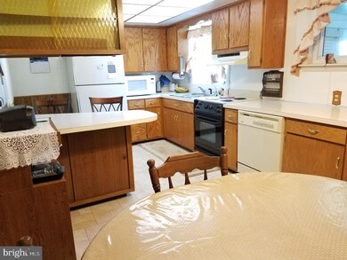 120 W 39th St, Reading, PA 19606 - photo 5