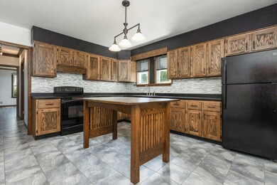Unit 1 Kitchen-005-010-4200x2802