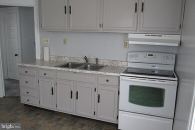 3408 Kutztown Rd unit 2ND FLOOR, Reading, PA 19605 - photo 2