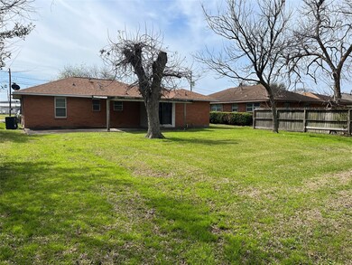6427 Gammage St, Houston, TX 77087 - photo 4