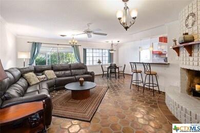 611 Dale St, San Marcos, TX 78666 - photo 5