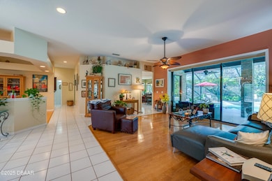 6 eleven forest view way