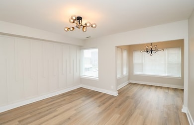 6110 S Saint Lawrence Ave unit 3, Chicago, IL 60637 - photo 2