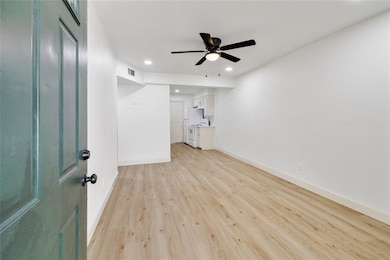 614 W Heard St unit 10, Cleburne, TX 76033 - photo 6