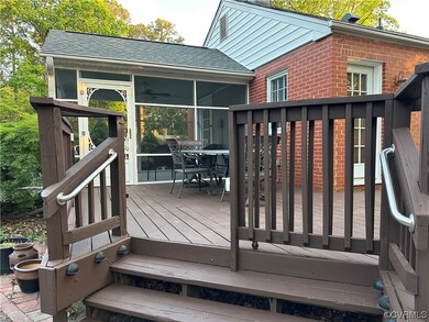 Rear deck has sliding gate + lighting