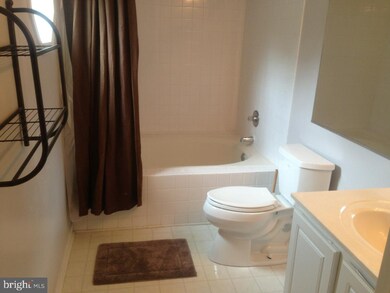 6512 Lake Park Dr unit 1L, Greenbelt, MD 20770 - photo 7