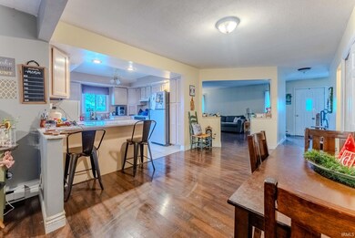 15 S Second St, Somerset, IN 46984 - photo 7