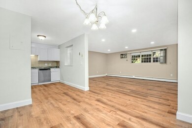 22 Williamsburg Ct unit 2, Shrewsbury, MA 01545 - photo 4