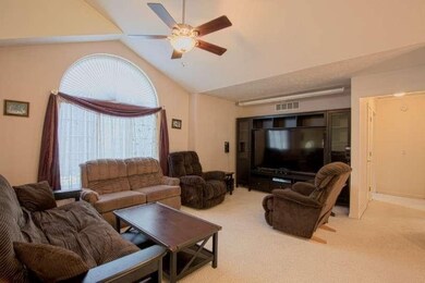 605 Hunt St, Lowell, MI 49331 - photo 4