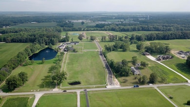 1014 Saddlebrooke Cir, Chandler, IN 47610 - photo 3