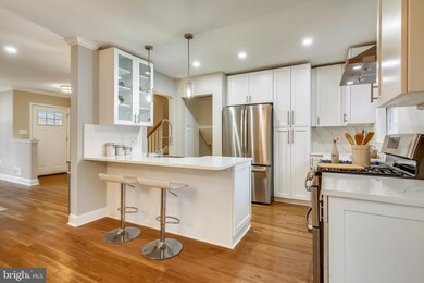 6356 Waterway Dr, Falls Church, VA 22044 - photo 4