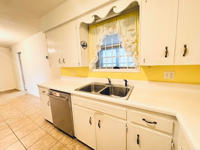 607 Clarence St, Mountain View, AR 72560 - photo 7