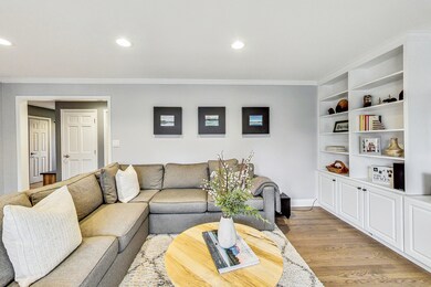 4308 Oaksbury Ln, Rolling Meadows, IL 60008 - photo 7