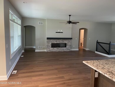 7822 Honey Crisp Ct, Holland, OH 43528 - photo 6