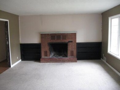 537 N 5th St, Central Point, OR 97502 - photo 5