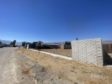 9133 Iroquois Way, Weldon, CA 93283 - photo 3