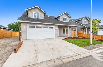 625 Sydney Ct, Central Point, OR 97502 - photo 2