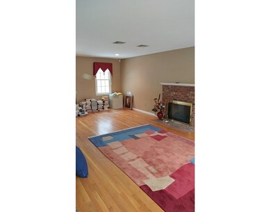 9 Toblin Hill Dr, Shrewsbury, MA 01545 - photo 2