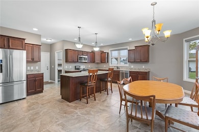 708 Shiloh Place, Effingham, IL 62401 - photo 6