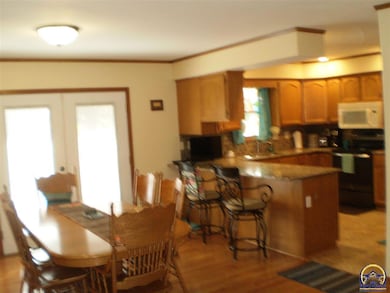 4015 SW 39th Terrace, Topeka, KS 66610 - photo 6