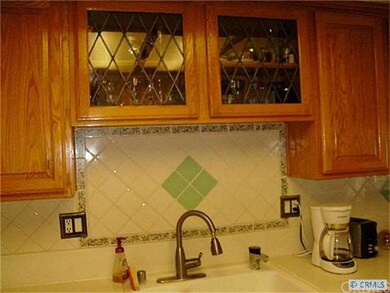Kitchen cabinet and back splash detail