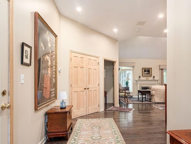 4270 Llanfair Ct, Columbus, OH 43221 - photo 5