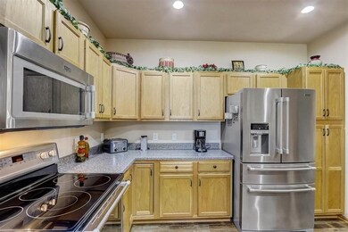 42 Blue Iris Way unit 10, Fitchburg, WI 53711 - photo 6