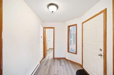 Bright Foyer w/ Coat Closet