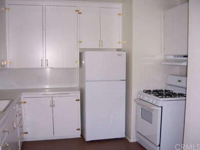 Nice size kitchen - stove and refrigerator stay wi