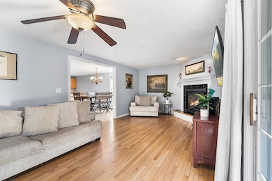 52 Deanville Rd, Attleboro, MA 02703 - photo 4