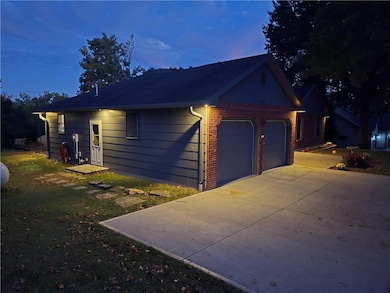 2103 NE 85th Rd, Saint Joseph, MO 64507 - photo 4