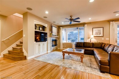 Great Room w/ Kitchen Nook
 -  
Surround S