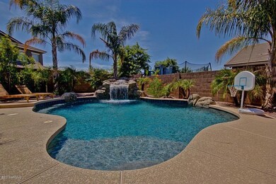Pool w/ large baja step