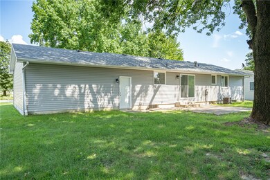 1013 N Martin St, Effingham, IL 62401 - photo 6