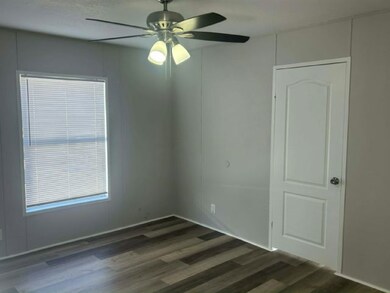 11405 Michelle Way unit 461, Tampa, FL 33637 - photo 3
