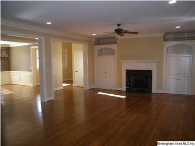 Large Open Living Room, Kitchen and Eat In Area