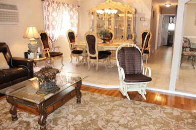 61 Hooper Ave, Staten Island, NY 10306 - photo 5