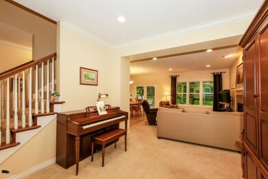 007-Living_Room-1802056-small