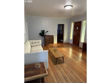 1015 E 10th St, the Dalles, OR 97058 - photo 5