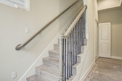 137 Knights Bridge Park Ln, Houston, TX 77018 - photo 2