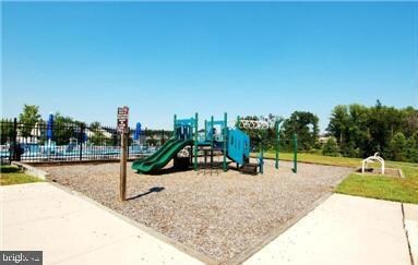 1304 Waneta Ct, Odenton, MD 21113 - photo 4