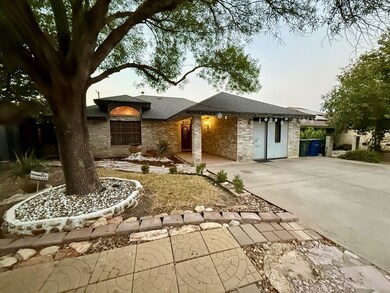1420 Longhorn Dr, Laredo, TX 78045 - photo 2
