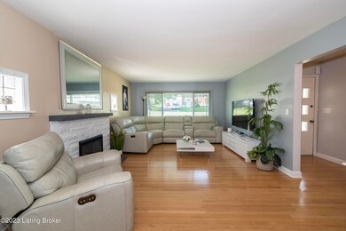 8220 Denise Dr, Louisville, KY 40219 - photo 6