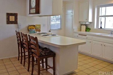 Convenient breakfast bar in the kitchen.