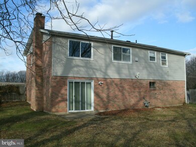 5730 Janice Ln, Temple Hills, MD 20748 - photo 2