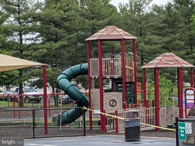 21806 Stonington Square, Sterling, VA 20164 - photo 4