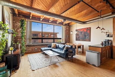 Cobblers Lofts unit 503, Milwaukee, WI 53212 - photo 2